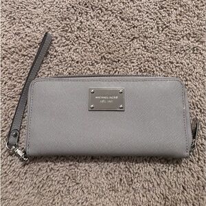 Michael Kors Wallet/Wristlet